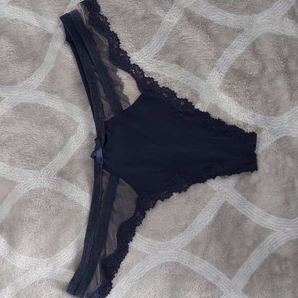 2 NWOT Victoria secret thongs size Small - Picture 6 of 9